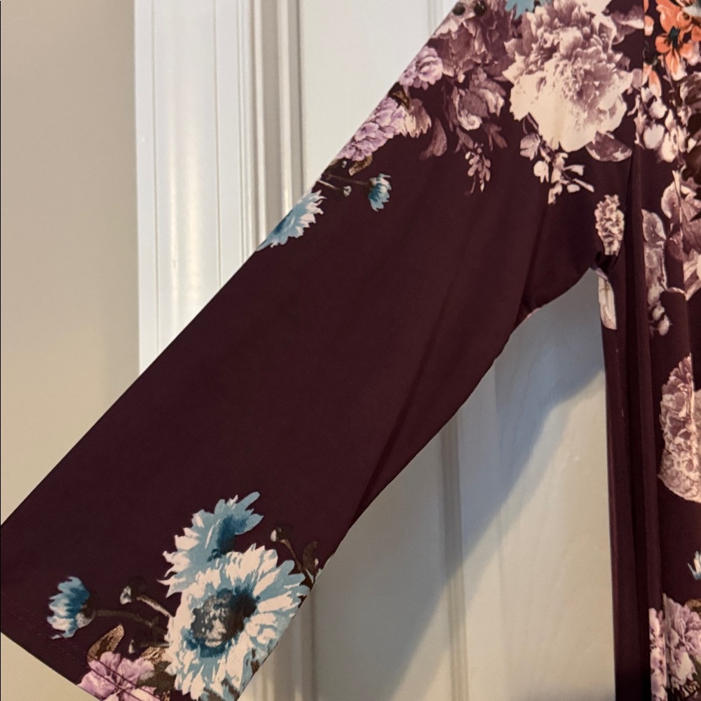 Bellamie Floral Patterned Top - Picture 2 of 7